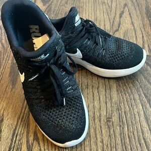 Nike Women’s Lunarepic Flyknit 2 Black White Trim Running Sneaker Shoes Size 6.5